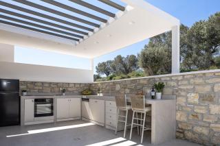 Miyori Villa, Simplicity of Single-Level Sea Views by etouri - 2