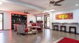 Econo Lodge Inn & Suites Enid South - 9