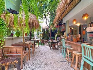 The Oasis on 8 Cozy Homestay & Café - 6