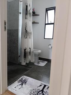 Pleasant Suites Apartments - 6