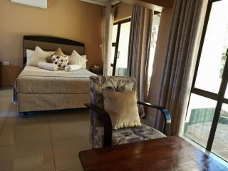 Encore Budget Hotel - 7