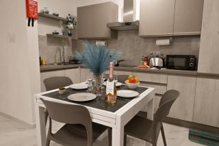 Cozy 2bdr Apart In Bugibba Square - Happy Rentals - 9