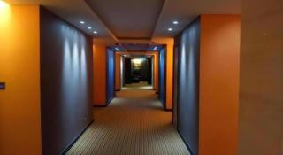 Grand Medallion Hotel - 6