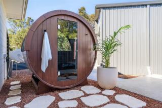 Lena Retreat - Heated Pool and Infrared Sauna - 6