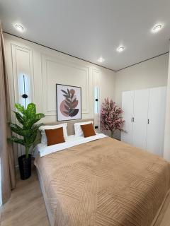 Gorgeous Apartment & City Center - 8