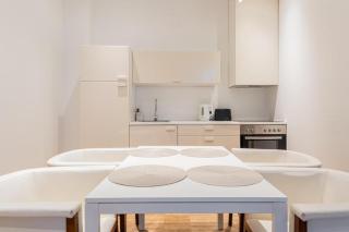 City Center Apartments Near Old Town - 2