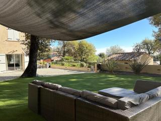 Charmante Villa avec piscine, pétanque et BBQ - 0