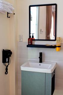 Blue Diamond Homestay - Lake View Superior 2 Giường - 4
