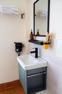 Blue Diamond Homestay - Lake View Superior 2 Giường - 3