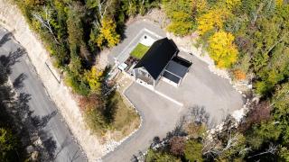 Clematites with Private Spa & Games, Nature & Lake - 4