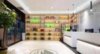GreenTree Inn Shanxi Jinzhong JieXiu Railway Station Express Hotel - 1