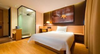 IU Hotel Chengdu Pengzhou Municipal Government Branch - 9