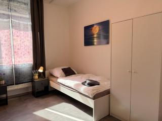 3-BR Apartment in Central Gelsenkirchen - 7