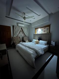 Park-facing Oasis 2bedroom portion - 5