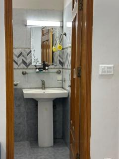 Park-facing Oasis 2bedroom portion - 2