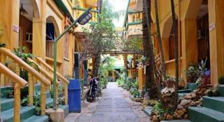 La Isla Bonita Resort - 1