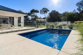 Lena Retreat - Heated Pool and Infrared Sauna - 8