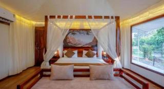 Click Resort Corbett Tiger den - 1