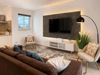 Elegant Penthouse - Bright Interior - Prime Spot - 7