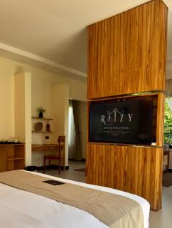 Ritzy Arcadia Cottages - 1
