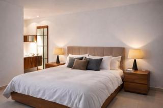 Seafront-Top Location-Close To Shops & Restaurants - 5