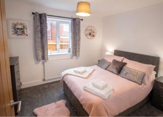 2 Bed Bungalow - Parking - New Build - High End Furnishings - Wheel Chair Accessible - Large Enclosed Garden - Dog Friendly - 6