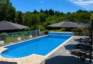La biche au bois piscine chauffee jacuzzi - 5