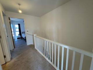 3 Bedrooms Close to City - 4