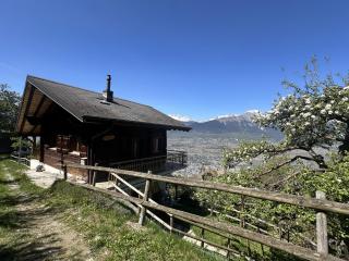 Alpine Nest Chalet, Stunning Mountain Views - 0