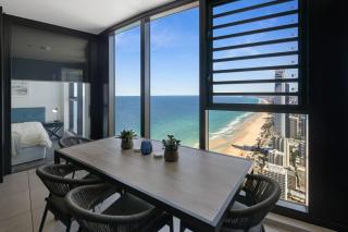 Beach, Luxury & Views - Meriton 52nd Level Unit - 3