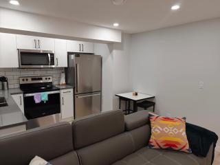 Modern Private 1BR Suite Near Edmonton Airport - 4
