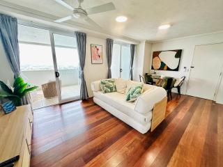 Prime CBD High Rise Apartment - 8