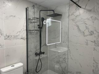 Freshly Renovated Gem in Villamartín Plaza - 5