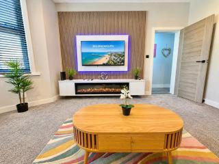 Island-Style Beach Retreat - Hot Tub & Sauna Bliss - Close to AFC Bournemouth - Close to Town and Beaches - 2
