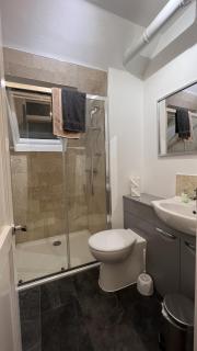 Large Sunny 2 Bedrom Flat - 1