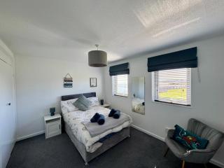 Cliff Haven, Sea View Holiday Home. - 2