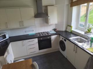 Charming 4-Bedroom Apartment in the Heart of London - 8
