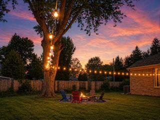 Great for Groups & Reunions, Pet Friendly Ranch, Huge Fenced Yard, 5 min to ND - 7