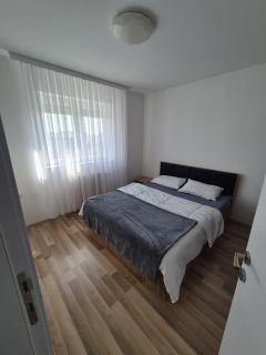 Apartament te banesa e bardha afer rruges B - 2