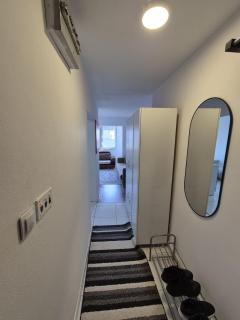 Apartament te banesa e bardha afer rruges B - 4