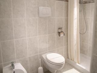 Villa Detached in Brezzo di Bedero - 9