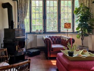 Historic Romantic Pavilion Retreat for 4 - 1