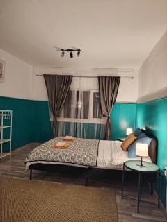 Little Bucharest budget central apartments - 4