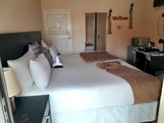 Great 7 Guest House - 2