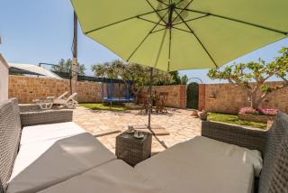Villa Ariane with pool - 8