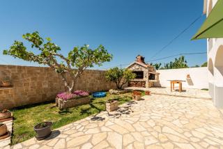 Villa Ariane with pool - 6