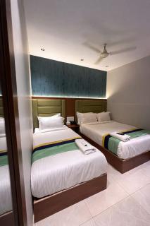 Ruby Hotel - 2