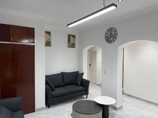 4 Ensuite Bedroom Home in Ferndale with Lounge & Kitchen - 1