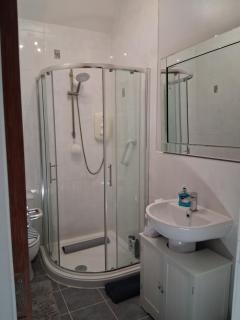 DRIFTWOOD coastal holiday flat - newly refurbished with 2 bedrooms - 2