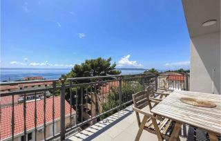 Stunning Apartment In Makarska With Lake View - 0